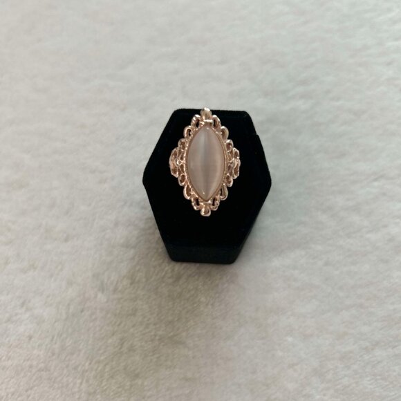 Rose Gold, Retro-Antique Filigree Designed Ring Setting of Light Silky Moonstone - Picture 2 of 8
